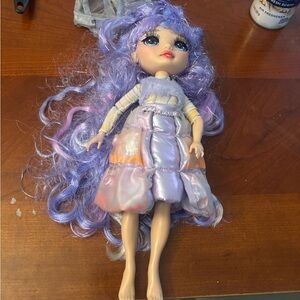 Rainbow high violet doll blue hair